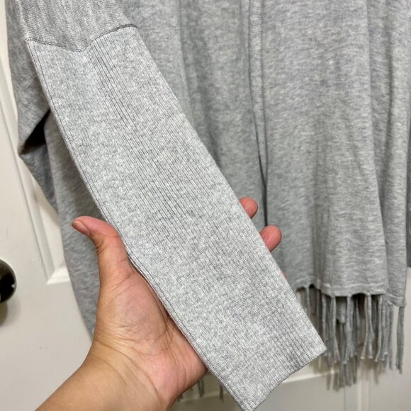 Lilly Pulitzer Colina Cardigan Fringe Sweater in Heathered Swordfish Gray Size S - Picture 7 of 11